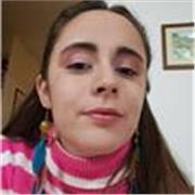 Studente del liceo offe ripetizioni di materie umanistiche per ragazzi delle scuole medie