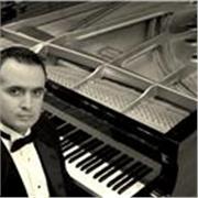 Profesor de piano para todos los niveles. 25 años de experiencia. Maestría y título de grado en piano. Presenciales u online