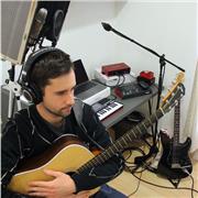 Graduado del conservatorio ofrece clases de guitarra y lenguaje musical en estudio y a domicilio