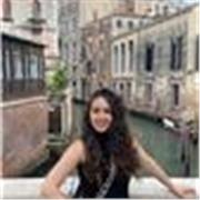 Profesora de Inglés para niveles hasta B2. Con pasión por el idioma y entusiasmo por transmitirlo. 