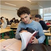 Cours particuliers de mathématiques. Je suis un étudiant en prépa ECG à Carnot