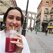 Titulada en Bachillerato de Bellas Artes con ganas de enseñar