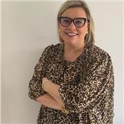 Professeur à domicile spécialisée en français, pour donner des cours à des élèves de primaire, et faire de l'aide aux devoirs.