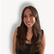 Profesora de matemáticas que enseña de forma simple y entretenida, ayudando a que cada estudiante entienda a su ritmo