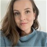 Profesora de lenguas extranjeras (Inglés, ruso y checo) y ciencias sociales con 5 años de experiencia
