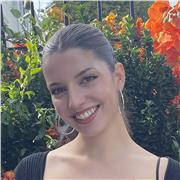 Native French tutor in London offering online lessons for beginners and advanced learners passionate about languages and culture