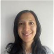 Profesora de Educación Física con título universitario, imparte clases de entrenamiento personal y funcional de manera online.