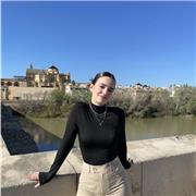 Estudiante universitaria imparte clases de matemáticas (primaria y ESO), lengua (primaria y ESO), inglés (primaria y ESO)