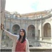 Docente di italiano madrelingua impartisce lezioni in materie umanistiche e linguistiche a studenti e adulti