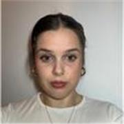 me defino como una persona divertida, que puede hacer el mundo de la letra fascinante, debido a mi gran pasión por la enseñanza.