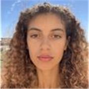 Sono una studentessa diplomata al liceo linguistico, attualmente laureanda in comunicazione.Offro lezioni di inglese (medie,liceo)