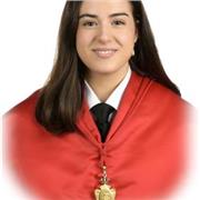 Soy trabajadora, y me adapto a las necesidades. Estoy capacitada para enseñar a niños hasta bachillerato.