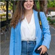 Titulada en Comunicación Audiovisual, Fotografía e Iluminación. Imparto clases online o en Valencia y alrededores.