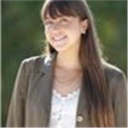 Estudiante de 19 años ,con experiencia previa dando clases de refuerzo general a niños de primaria e inglés y Biología en la eso.