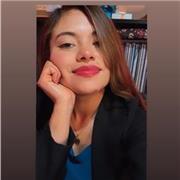 Profesora de psicología que radica en Arequipa especialista en trabajar con niños y adolescentes