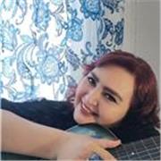 Profesora de Canto, con 25 años en la enseñanza musical. Licenciada en educación musical con enfasis en canto de la U de A