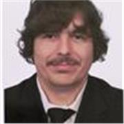 Profesor de biología que da clases a alumnos de la ESO