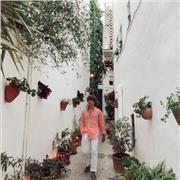 Profesor de asignaturas de la rama tecnológica como matemáticas, física o dibujo técnico para alumnos de ESO y Bachillerato