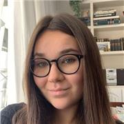 Soy una estudiante de psicología con muchas ganas de ayudar a niños a aprender inglés de forma divertida y eficaz para ellos