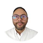 Profesor de Karate arte marcial para la buena salud fisica y mental