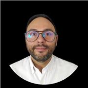 Profesor de Karate arte marcial para la buena salud fisica y mental