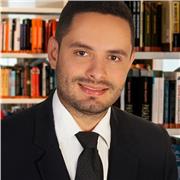 Especialista con capacidad de transmitir conocimientos, habilidades y valores para planear, prevenir, diagnosticar, intervenir, evaluar e investigar, en el ámbito del comportamiento humano en la educación y sociedad a fin de contribuir al bienestar de ind