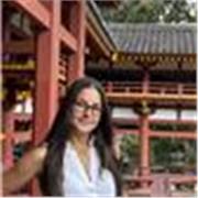 Después de cursar el grado de Filología inglesa, me mudé a Estados Unidos para terminar coger confianza y mejorar la pronunciación