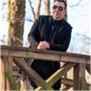 An IT guy with 10 years experience who teaches all ages