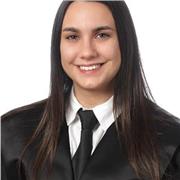 Profesora titulada en Derecho con experiencia en el sector y titulada en el máster de profesorado