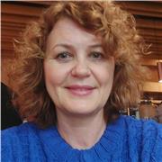 Russisch-Tutor, der Kinder aller Altersgruppen und Erwachsene unterrichtet