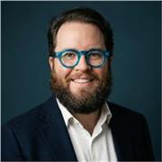 Coach y mentor con Máster en Coaching (UAM), economista y más de 5 años como formador. Sesiones online para toda España.