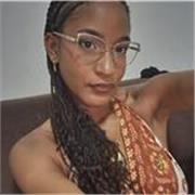 Desenhista com experiência em caricatura, ilustração e práticas criativas, oferecendo aulas personalizadas de desenho com foco no