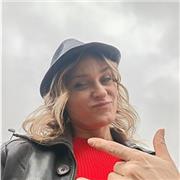 Offro ripetizioni di inglese, conversazioni, musica - ascolto e comprensione.