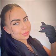 Resilient aesthetician inspires success through independence and perseverance.