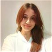 Profesora de todas las asignaturas en la primaria, con paciencia y forma de enseñar dinámica.