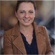 Qualified and experienced English language teacher for adults with over 15 years’ experience in ESOL, EAL, and online teaching 