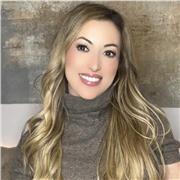 Experta en marketing y comunicación y quiero dar clases a todos aquellos que quieran mejorar y ser su mejor versión.