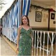 Nativa española con experiencia comunicando. Ideal si quieres aprender a hablar como un español.