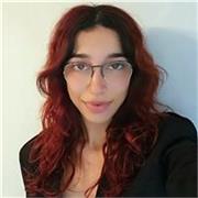 Universitaria con amplias capacidades para la docencia en sectores de salud, idiomas (inglés) y ciencias puras. 