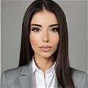 Offro lezioni private a bambini e adolescenti che voglio migliorare il loro italiano e non solo.