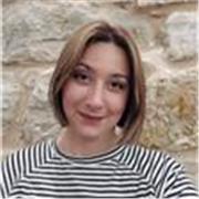 Laureata in Conservatorio, offro lezioni di canto lirico e moderno, pianoforte e solfeggio agli allievi di tutte le età