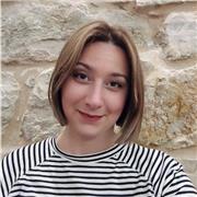 Laureata in Conservatorio, offro lezioni di canto lirico e moderno, pianoforte e solfeggio agli allievi di tutte le età