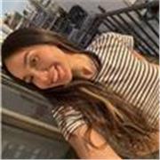 Profesora de inglés básico para niñas y niños