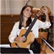 Offro lezioni private di chitarra per bambinə, ragazzə e adultə.