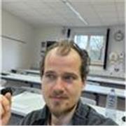 Biophysiker bietet Nachhilfe für das Fach Physik an