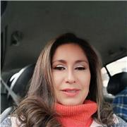 Soy docente, autora, y estratega de servicio al cliente, dedicada a desarrollar líderes que inspiren resultados reales.