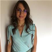 Laureata in giurisprudenza e neoavvocato impartisce ripetizioni di diritto online per studenti delle scuole superiori e per universitari