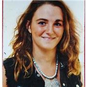 Laureata magistrale impartisce lezioni di storia, italiano, geografia e aiuta nei compiti classi medie e superiori