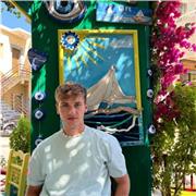 Piacere sono Daniel, se hai bisogno di aiuto sono qui per te