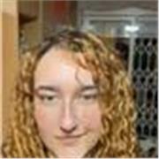 Joven con nivel de C1 y certificado B2 en inglés apasionada por enseñarle a los más jóvenes a disfrutar de un nuevo idioma.